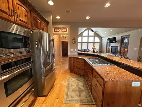 Kitchen - 395 S 200 E, Willard, UT 84340 photo 4 of 13