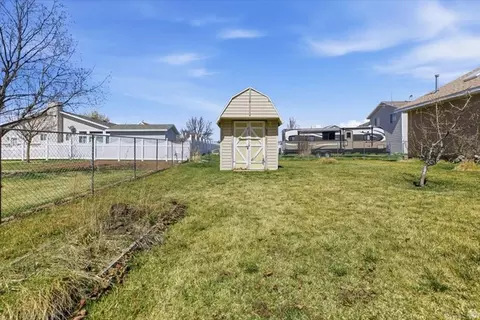 Exterior - 881 S 1200 E, Preston, ID 83263 photo 6 of 7