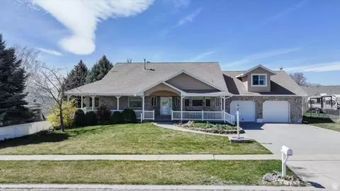 Exterior - 881 S 1200 E, Preston, ID 83263 photo 5 of 7