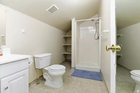 Bath - 881 S 1200 E, Preston, ID 83263 photo 4 of 5