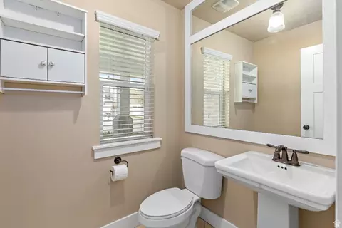 Bath - 2034 E 800 S, Spanish Fork, UT 84660 photo 1 of 4