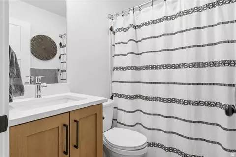 Bath - 161 N 200 W, Levan, UT 84639 photo 3 of 3