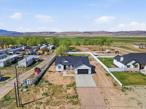 View/Area - 161 N 200 W, Levan, UT 84639 photo 2 of 8