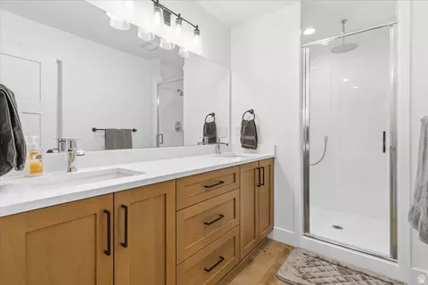 Bath - 161 N 200 W, Levan, UT 84639 photo 1 of 3