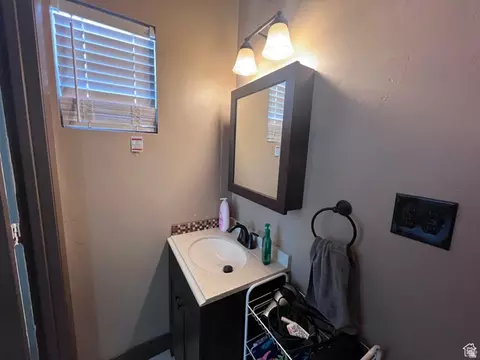 Bath - 174 N 500 E, Logan, UT 84321 photo 3 of 4