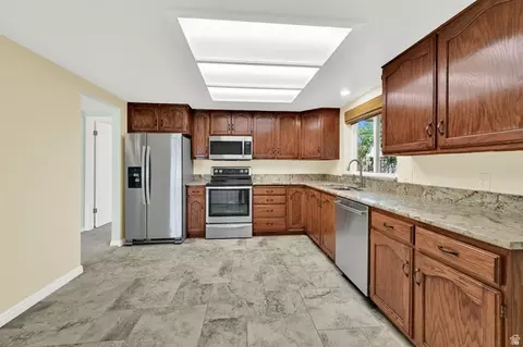 Kitchen - 732 W 1175 N, Centerville, UT 84014 photo 3 of 3