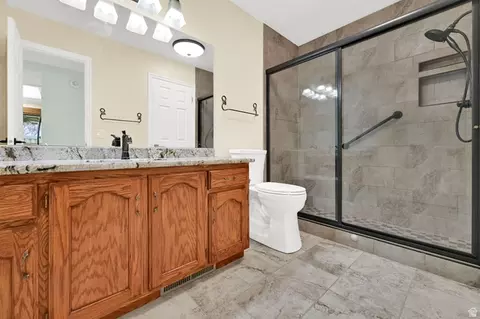 Bath - 732 W 1175 N, Centerville, UT 84014 photo 1 of 2