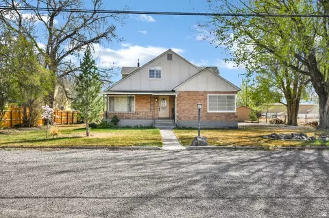 Exterior - 60 E 200 N, Monroe, UT 84754 photo 3 of 11