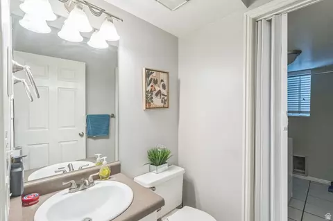 Bath - 910 W Brandermill Cv S, Murray, UT 84123 photo 1 of 3
