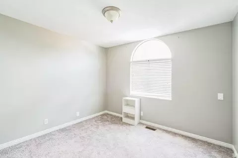 Bedroom - 910 W Brandermill Cv S, Murray, UT 84123 photo 3 of 5