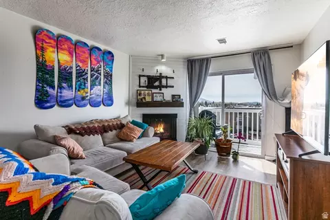 5630 Meadow Ln #192, South Ogden, UT 84403