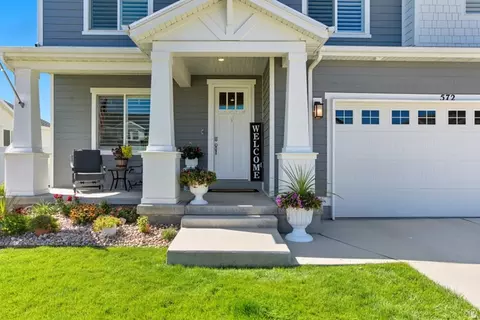 Exterior - 572 S Chamberlain St, Mapleton, UT 84664 photo 13 of 14