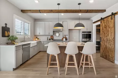 Kitchen - 572 S Chamberlain St, Mapleton, UT 84664 photo 3 of 4