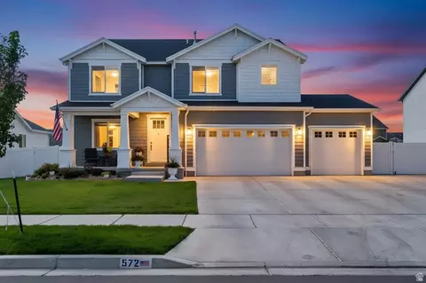 Exterior - 572 S Chamberlain St, Mapleton, UT 84664 photo 10 of 14