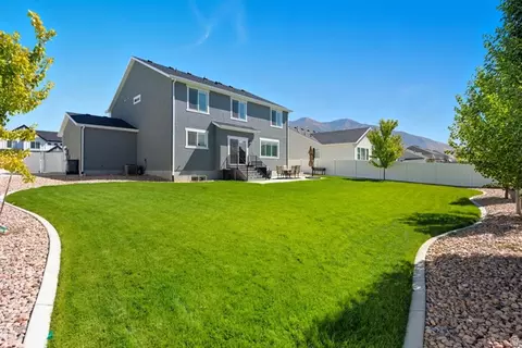 Exterior - 572 S Chamberlain St, Mapleton, UT 84664 photo 7 of 14