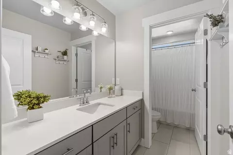 Bath - 572 S Chamberlain St, Mapleton, UT 84664 photo 5 of 5