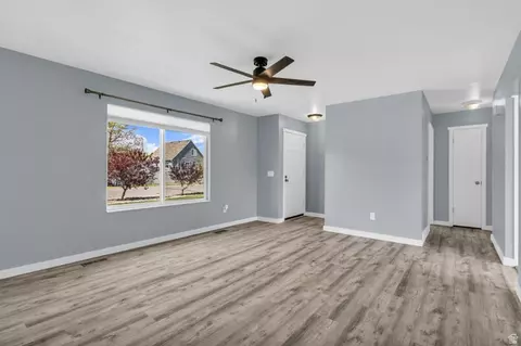 12669 S Old Fort Dr, Riverton, UT 84065