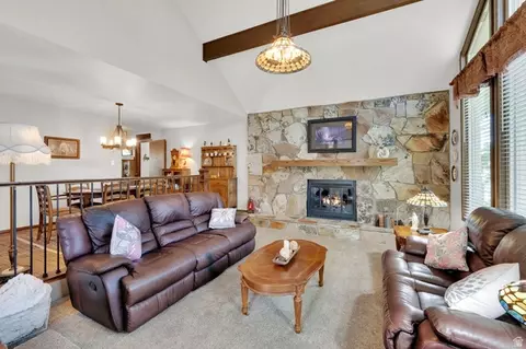 Living - 698 E 200 S, Bountiful, UT 84010 photo 1 of 5