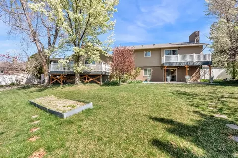 Exterior - 698 E 200 S, Bountiful, UT 84010 photo 4 of 10