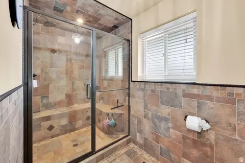 Bath - 698 E 200 S, Bountiful, UT 84010 photo 1 of 6