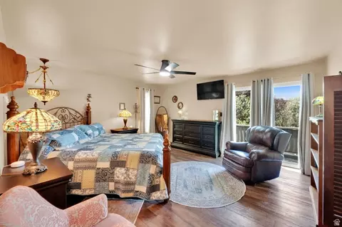 Bedroom - 698 E 200 S, Bountiful, UT 84010 photo 1 of 5