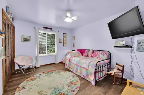 Bedroom - 698 E 200 S, Bountiful, UT 84010 photo 3 of 4