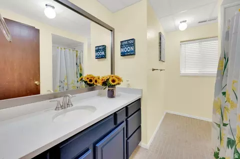 Bath - 698 E 200 S, Bountiful, UT 84010 photo 6 of 6
