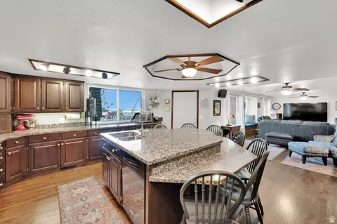 Kitchen - 698 E 200 S, Bountiful, UT 84010 photo 3 of 5