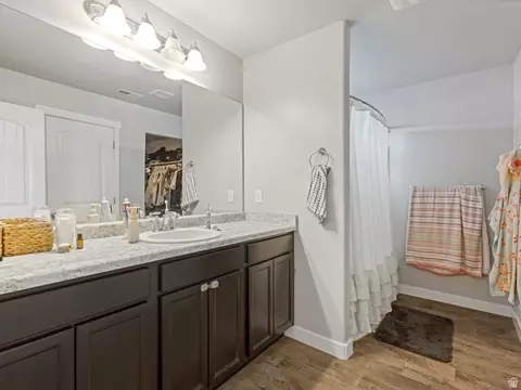 Bath - 12214 S Pixie Dr, Draper, UT 84020 photo 2 of 3