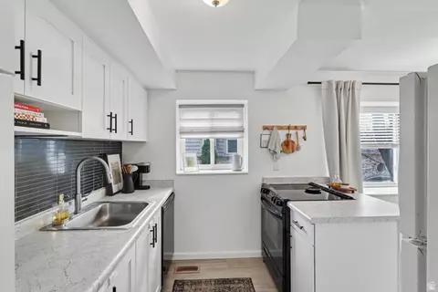 2220 E Murray Holladay Rd #80, Holladay, UT 84117