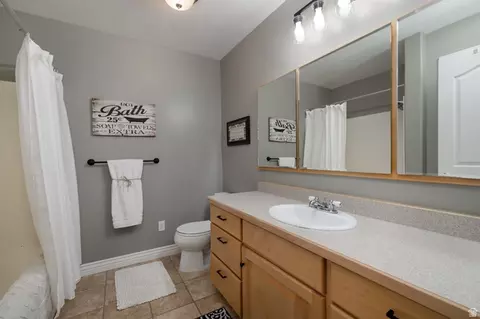 Bath - 4491 N 3000 W, Roosevelt, UT 84066 photo 4 of 4