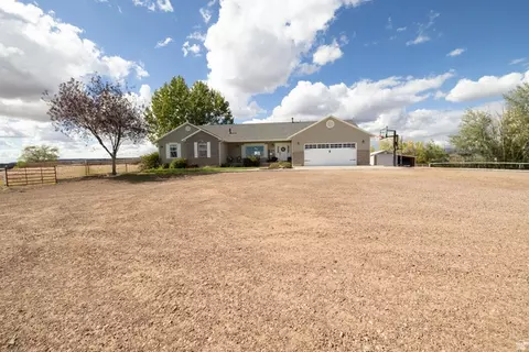 Exterior - 4491 N 3000 W, Roosevelt, UT 84066 photo 2 of 18