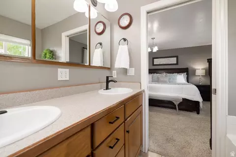Bath - 4491 N 3000 W, Roosevelt, UT 84066 photo 3 of 4