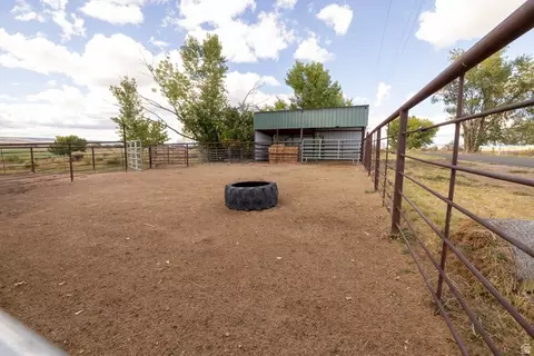 Exterior - 4491 N 3000 W, Roosevelt, UT 84066 photo 14 of 18