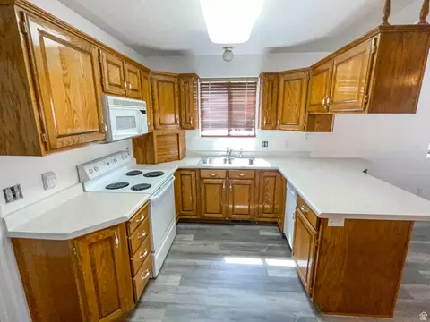 1150 W Red Hills Pkwy #73, Washington, UT 84780