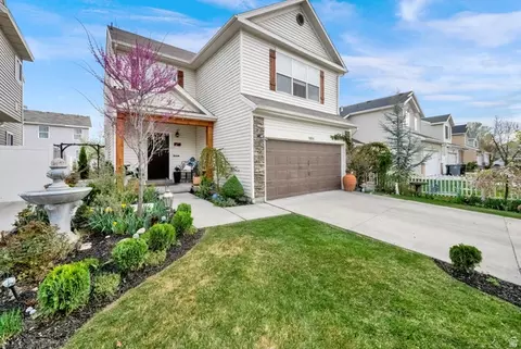 1351 W Glenbarr Dr S, Springville, UT 84663