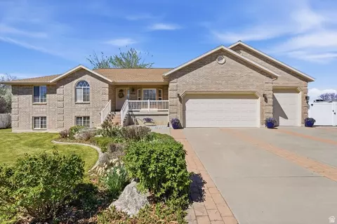 1468 N Flint Meadow Dr W, Kaysville, UT 84037