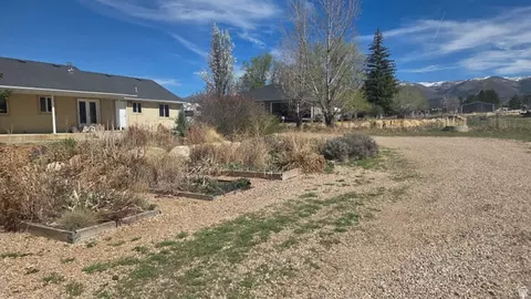 Exterior - 430 E 100 N, Mount Pleasant, UT 84647 photo 9 of 10