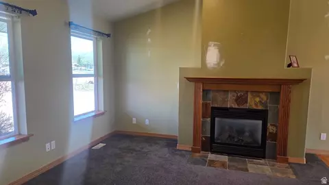 Living - 430 E 100 N, Mount Pleasant, UT 84647 photo 1 of 3