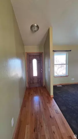 Entry Way - 430 E 100 N, Mount Pleasant, UT 84647 photo 1 of 3