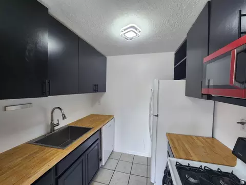 Kitchen - 5402 S Willow Ln E #E, Murray, UT 84107 photo 4 of 4