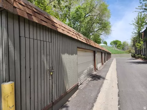 Exterior - 5402 S Willow Ln E #E, Murray, UT 84107 photo 9 of 10