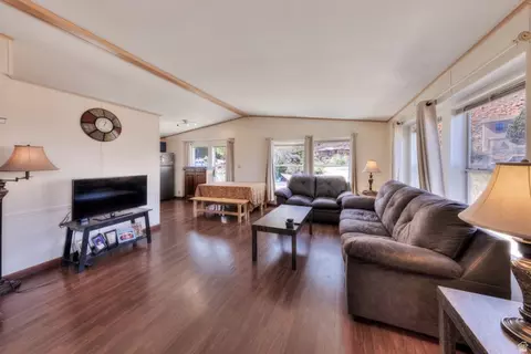 Living - 3453 Lemon Ln, Moab, UT 84532 photo 2 of 3