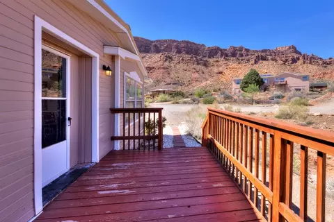Exterior - 3453 Lemon Ln, Moab, UT 84532 photo 7 of 9