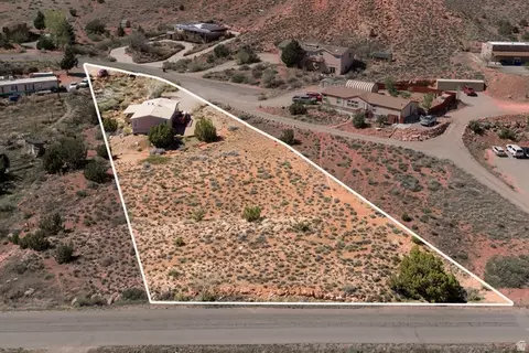 View/Area - 3453 Lemon Ln, Moab, UT 84532 photo 1 of 5