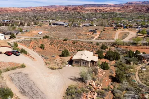 View/Area - 3453 Lemon Ln, Moab, UT 84532 photo 4 of 5