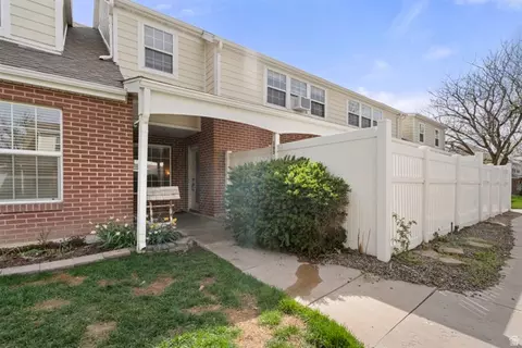 165 W Pheasantbrook Dr S, Centerville, UT 84014