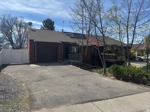1054 Lamplighter Dr, Logan, UT 84321