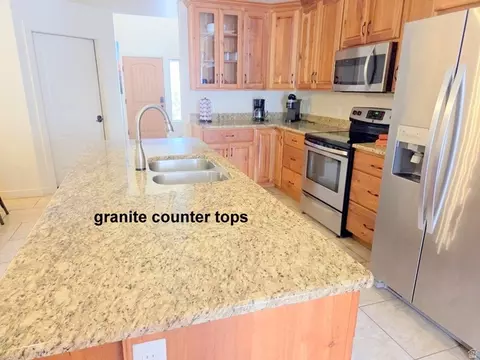 Kitchen - 10 Desert Wind Dr, Moab, UT 84532 photo 2 of 5