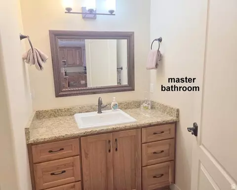 Bath - 10 Desert Wind Dr, Moab, UT 84532 photo 1 of 7